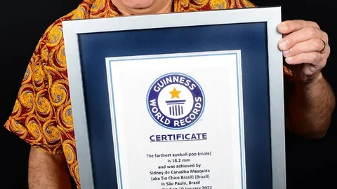 李方慧在女子U型场地自由式滑雪中荣获银牌