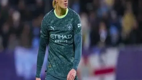 《独家揭秘！维多利亚痛失长子，决裂声声明曝光，母女情破裂瞬间泪崩！》